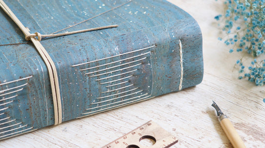 Carnet de notes artisanal avec une couverture en tissu de liège naturel