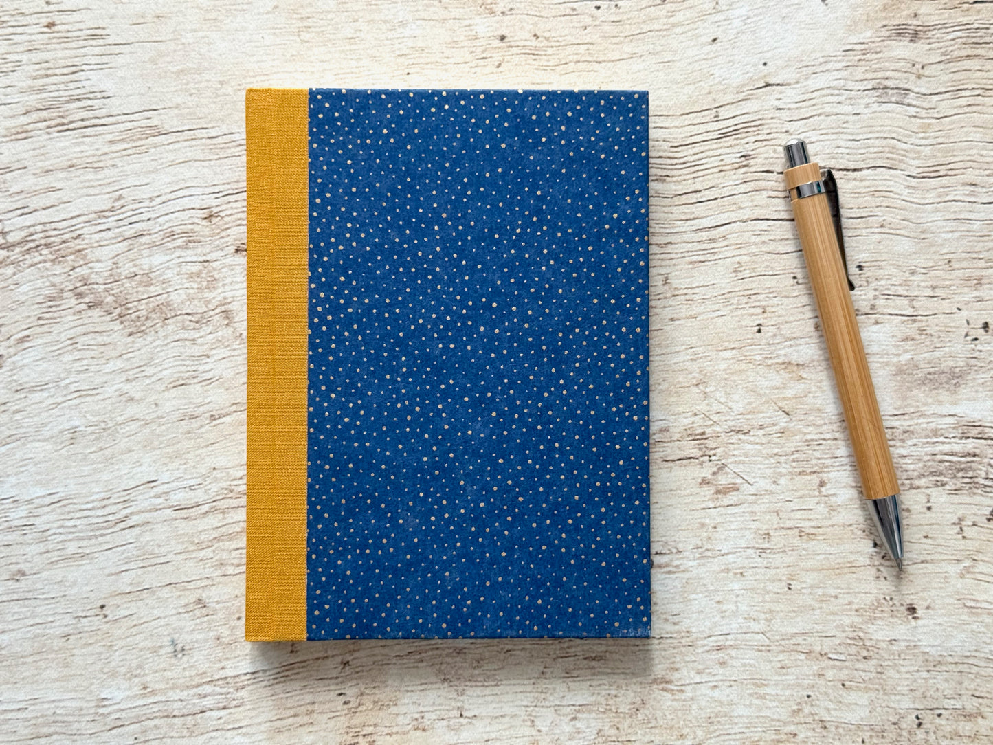 Carnet de notes moyen fin, fait main, couverture au choix