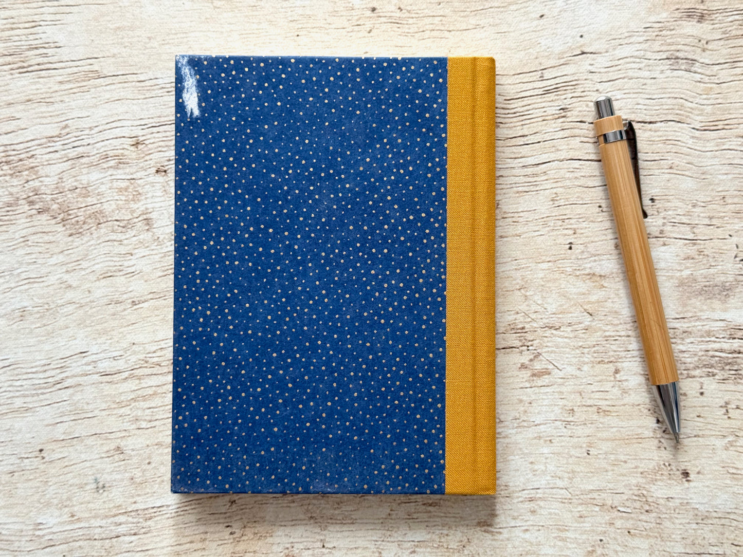 Carnet de notes moyen fin, fait main, couverture au choix