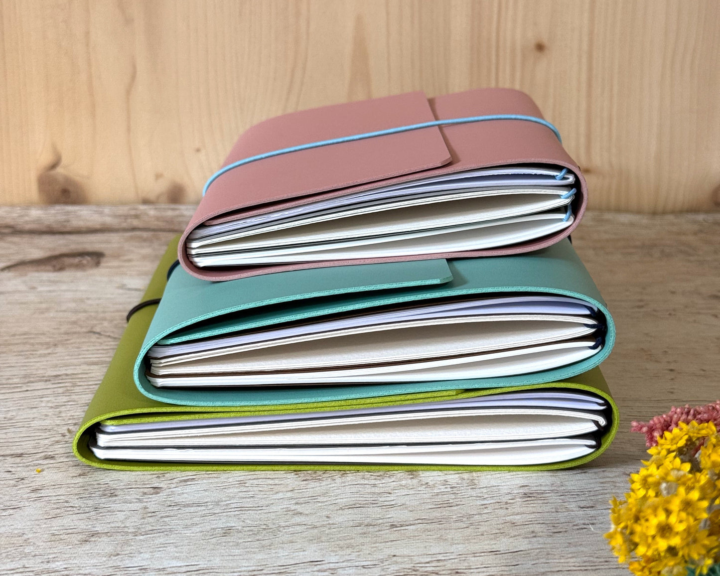 Carnet rechargeable fait main en matière végétale à base de pomme, couleurs et formats au choix