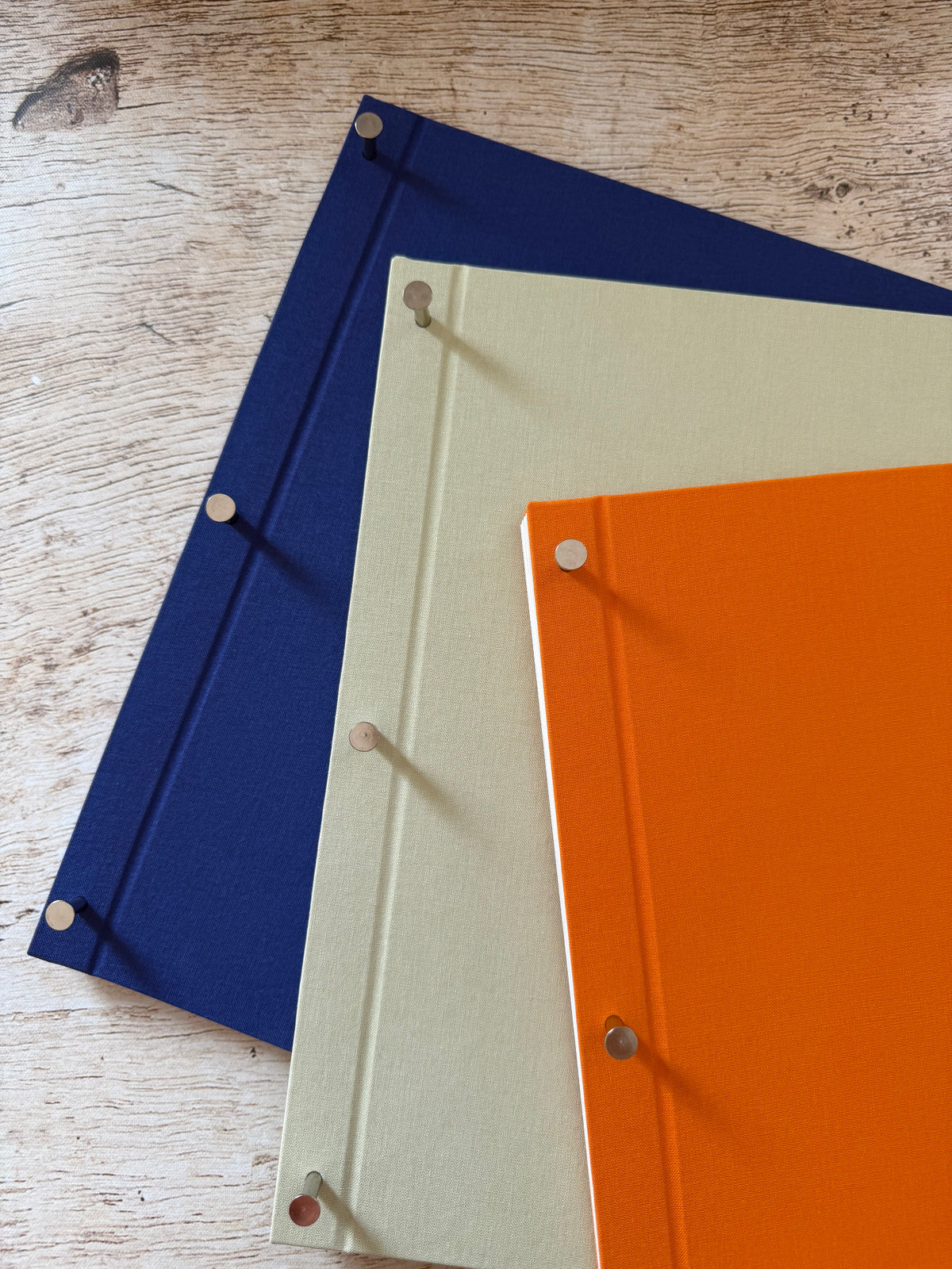 Trois albums reliés à vis pour aquarelles client