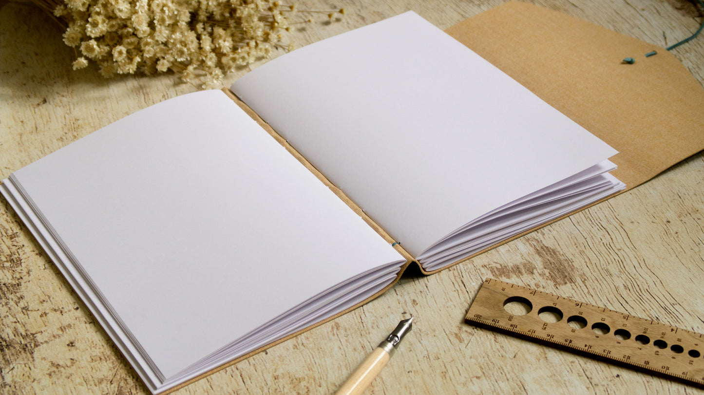 Carnet d'écriture A5 personnalisable couverture liège fait main