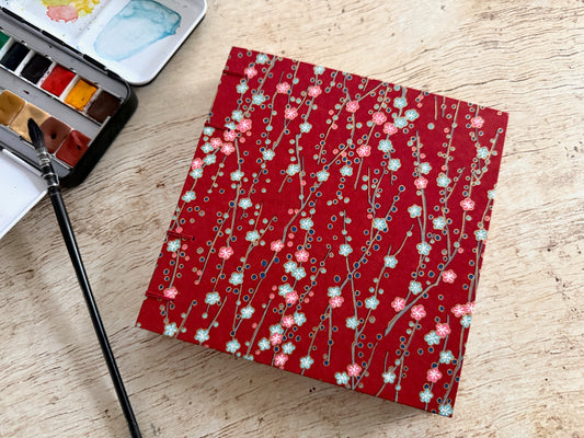 Carnet d’aquarelle carré 15x15 cm avec couverture en papier Japonais Branches en fleurs rouge