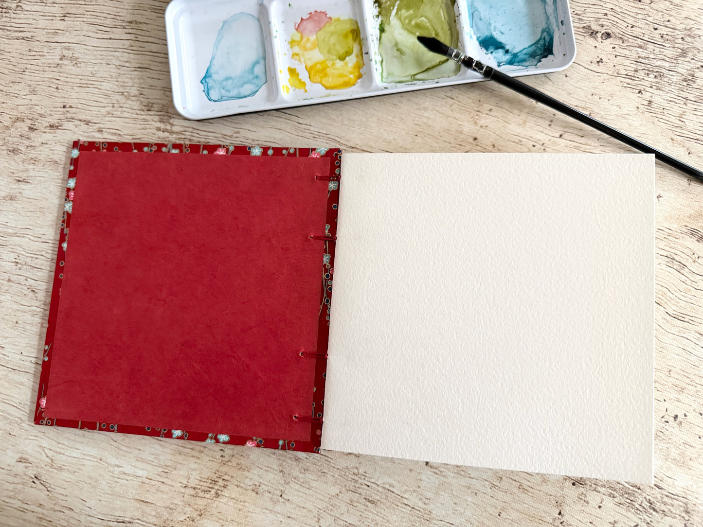 Carnet d’aquarelle carré 15 × 15 cm - Papier Arches - Branches en fleurs rouge