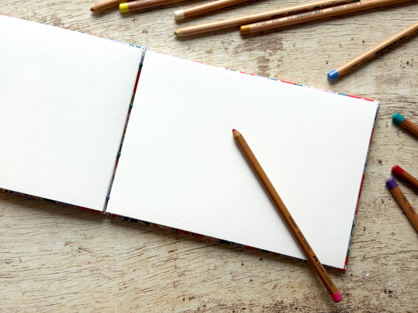 Carnet de croquis A5 paysage – reliure copte – fait main - Camélias lavande