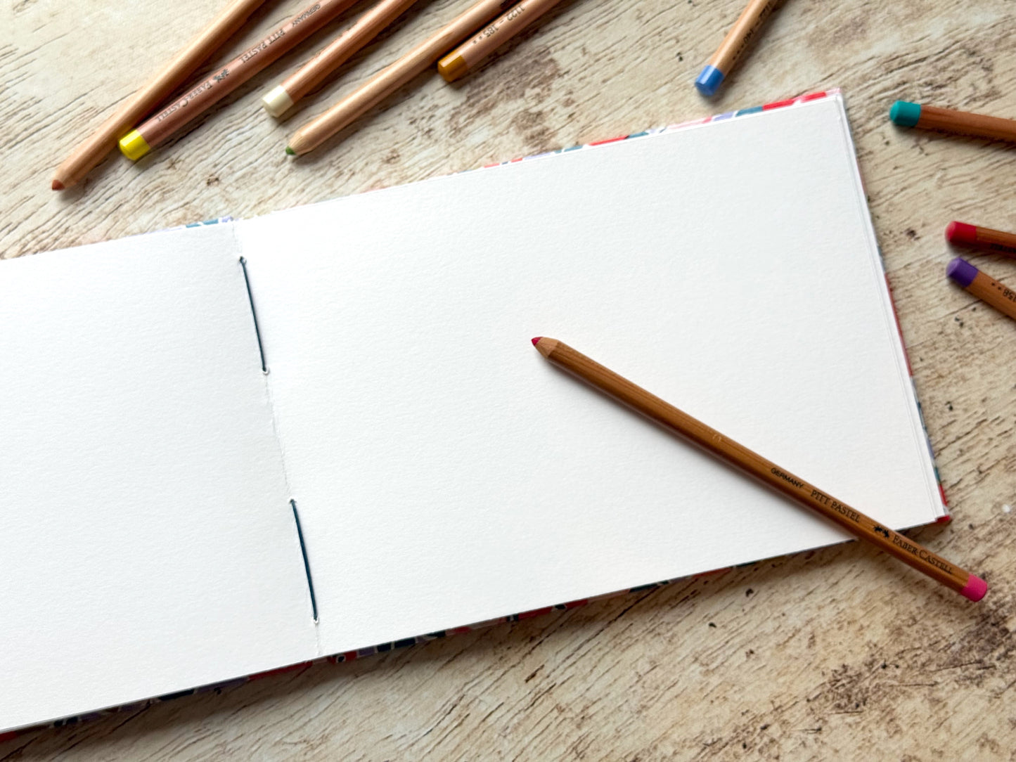 Carnet de croquis A5 paysage – reliure copte – fait main - Camélias lavande