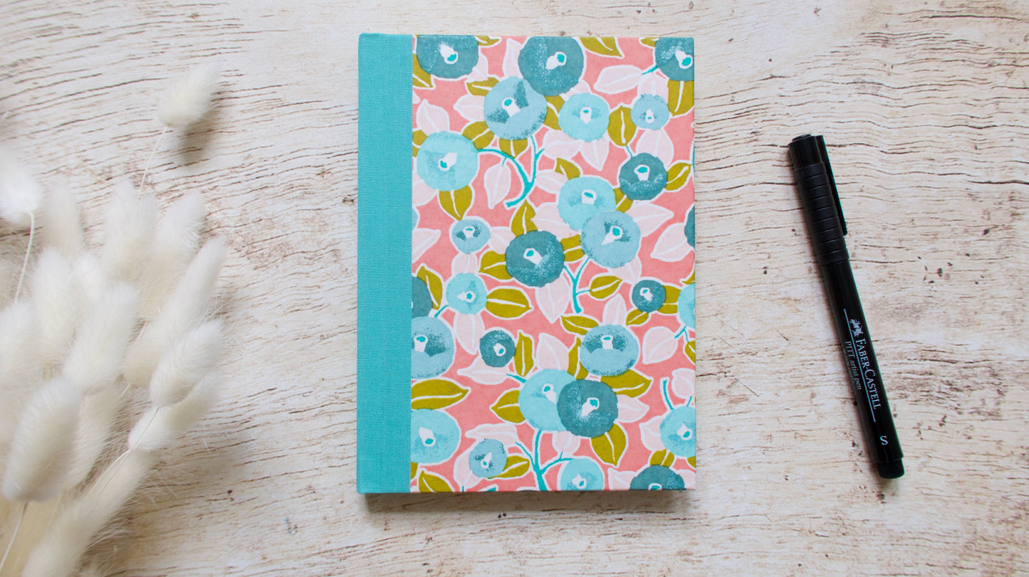 Carnet de notes format moyen personnalisable couverture rigide fait main