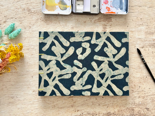 Carnet d'aquarelle fait main, reliure copte, couverture en papier lokta mikado bleu