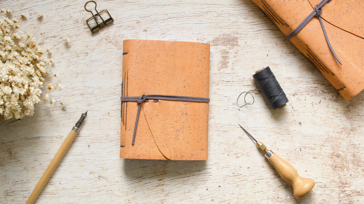 Carnet d'écriture format B6 – couverture en liège uni au choix