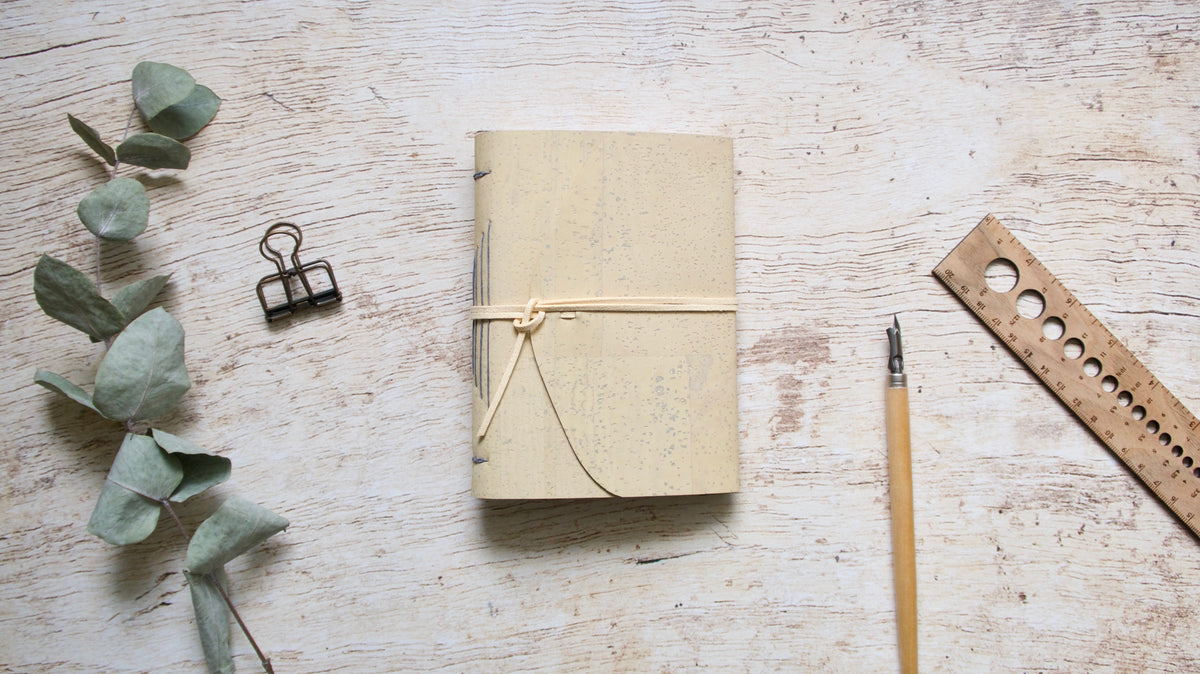 Carnet d'écriture format B6 – couverture en liège uni au choix
