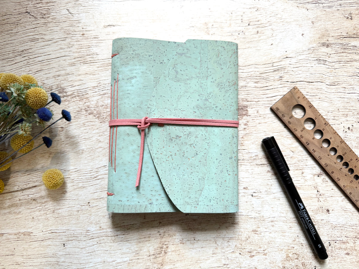 Carnet d'écriture format B6 – couverture en liège uni au choix