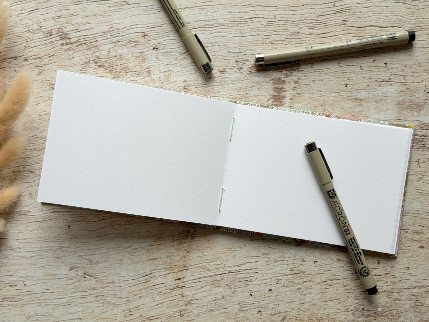 Carnet de croquis A6 paysage – reliure copte – fait main - Feuilles baies fruits sauge