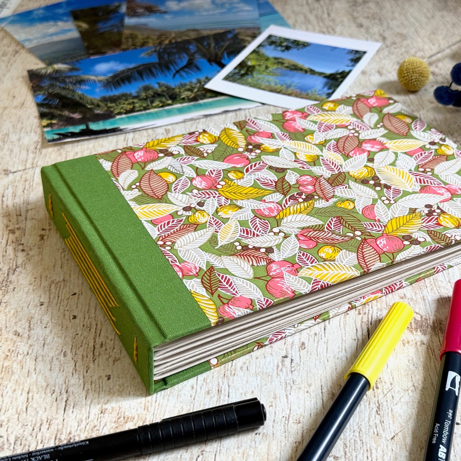 Album photos personnalisable fait main de L'atelier Reliure en Bretagne