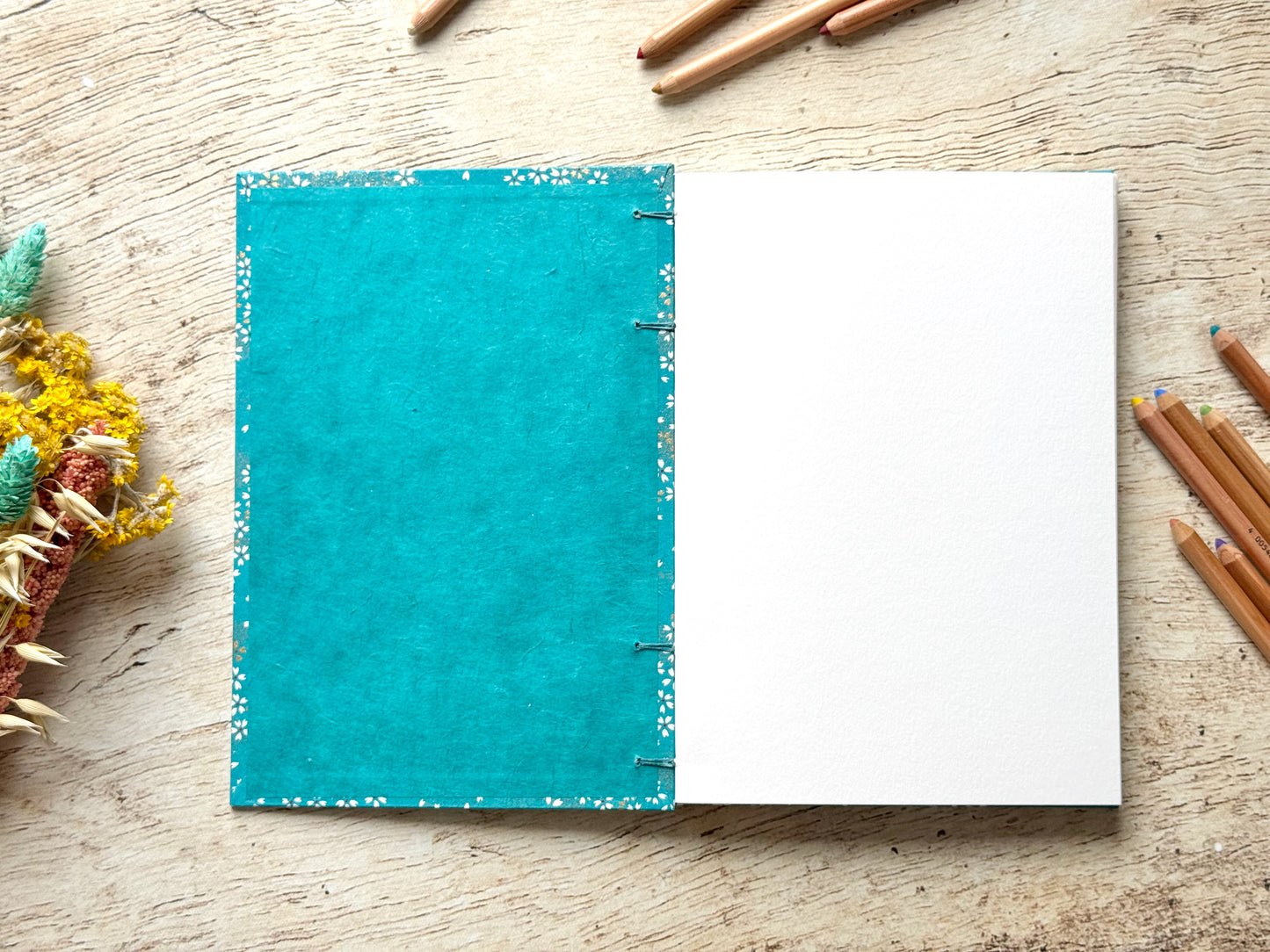 Carnet de croquis A5 paysage ou portrait – reliure copte – fait main - Fleurs au vent bleu canard