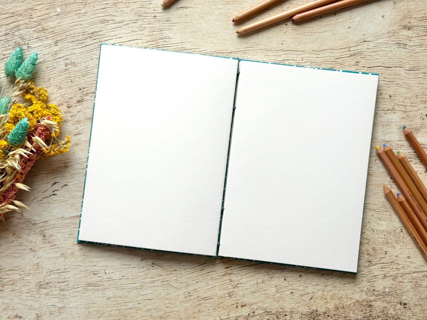 Carnet de croquis A5 paysage ou portrait – reliure copte – fait main - Fleurs au vent bleu canard
