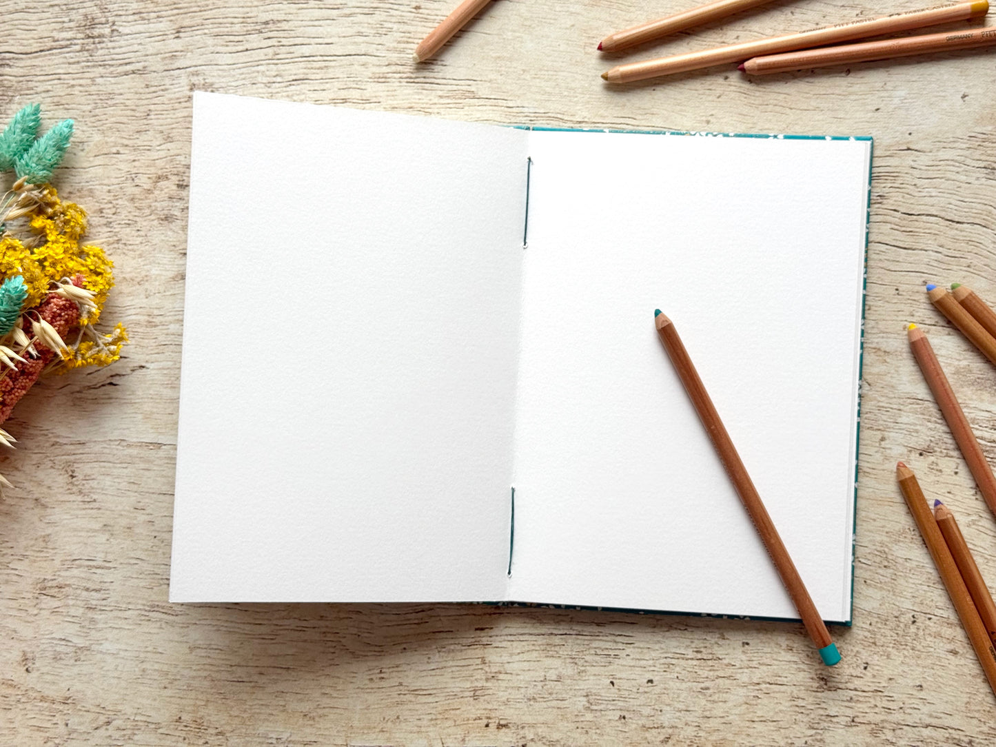 Carnet de croquis A5 paysage ou portrait – reliure copte – fait main - Fleurs au vent bleu canard