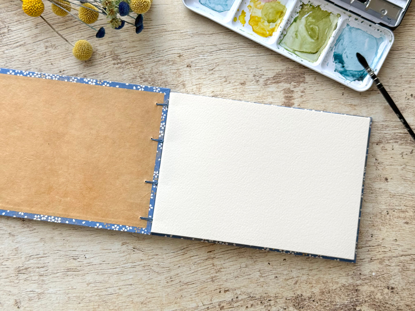 Carnet d'aquarelle A5 paysage - Reliure copte - Fleurs au vent bleu pervenche