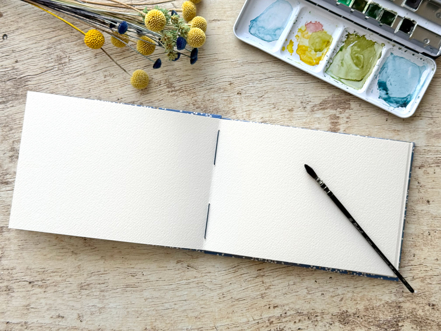 Carnet d'aquarelle A5 paysage - Reliure copte - Fleurs au vent bleu pervenche