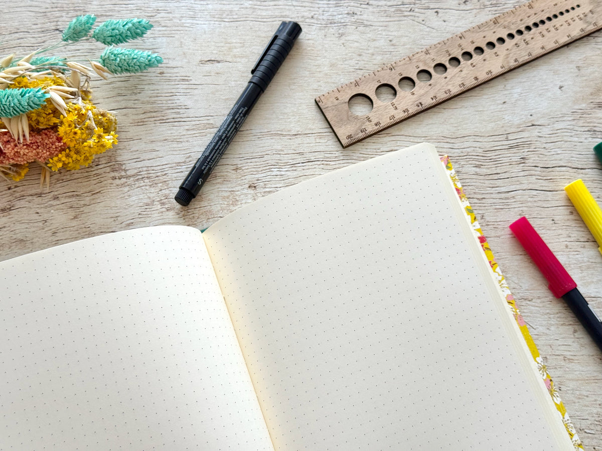 Bullet journal A5 fait main – carnet à points – Fleurs de cerisier jaune