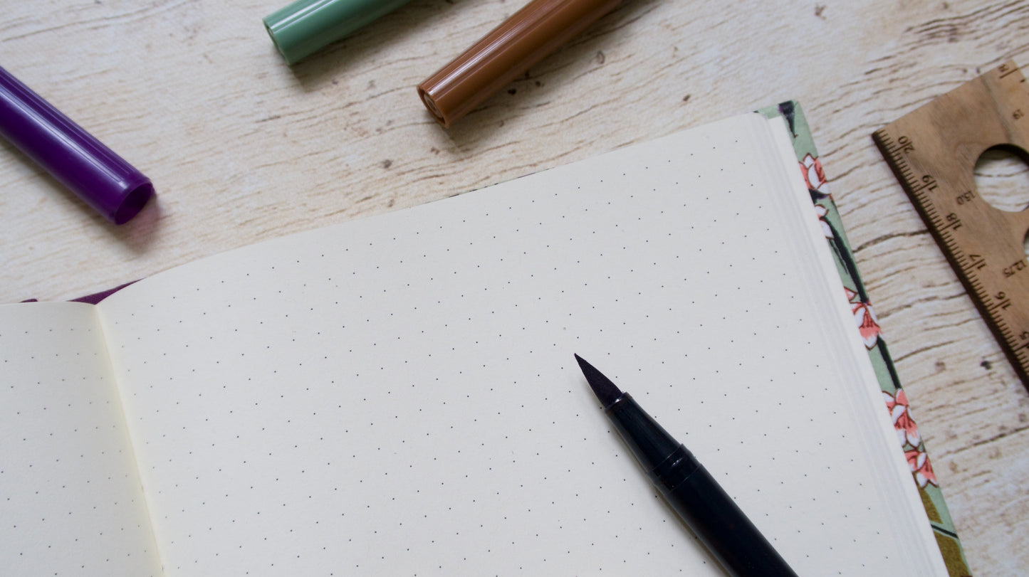 Bullet journal A5 fait main – carnet à points – papier japonais Branches et fleurs roses