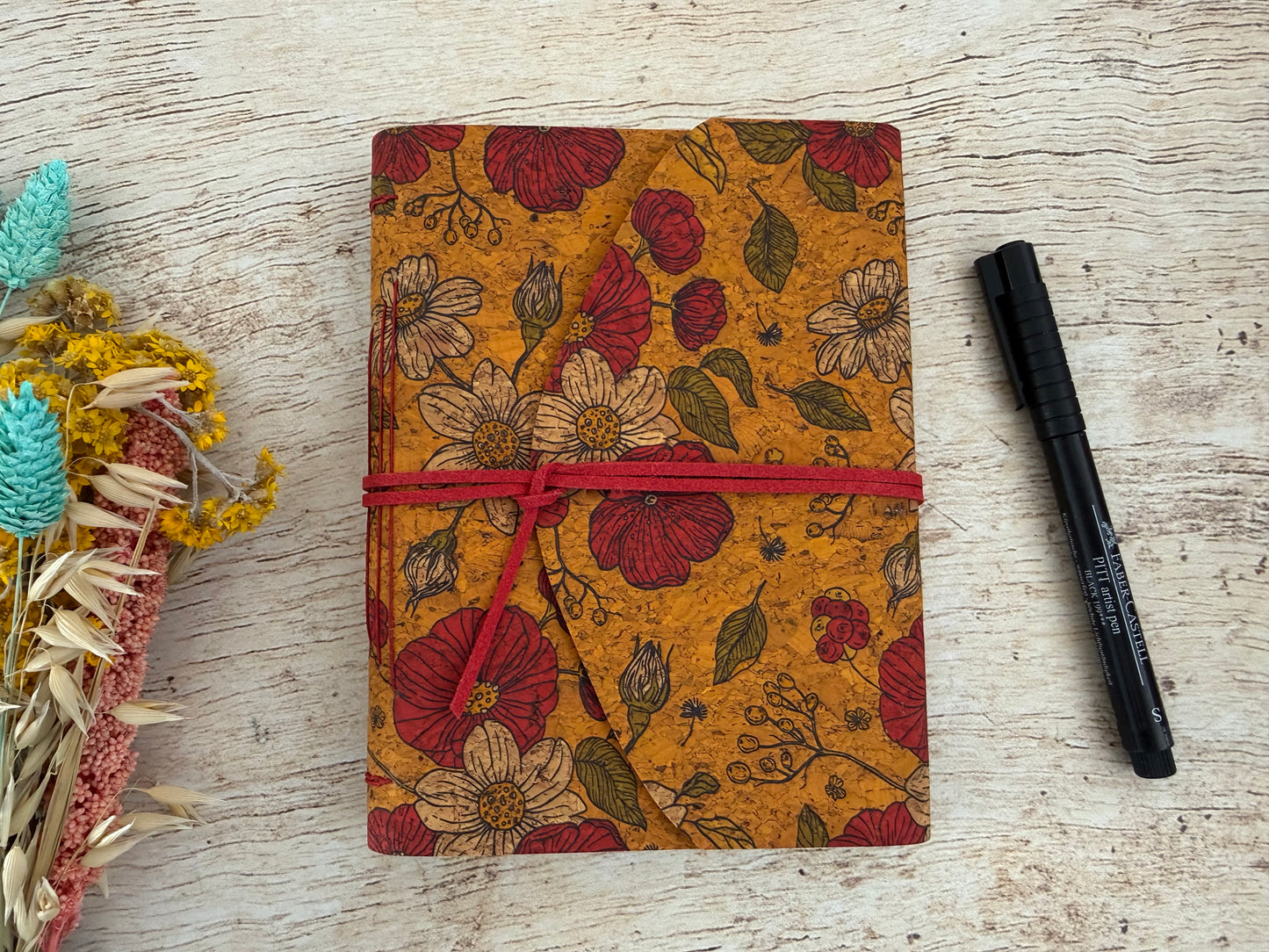 Carnet écriture liège format B6 reliure artisanale motif floral rouge jaune