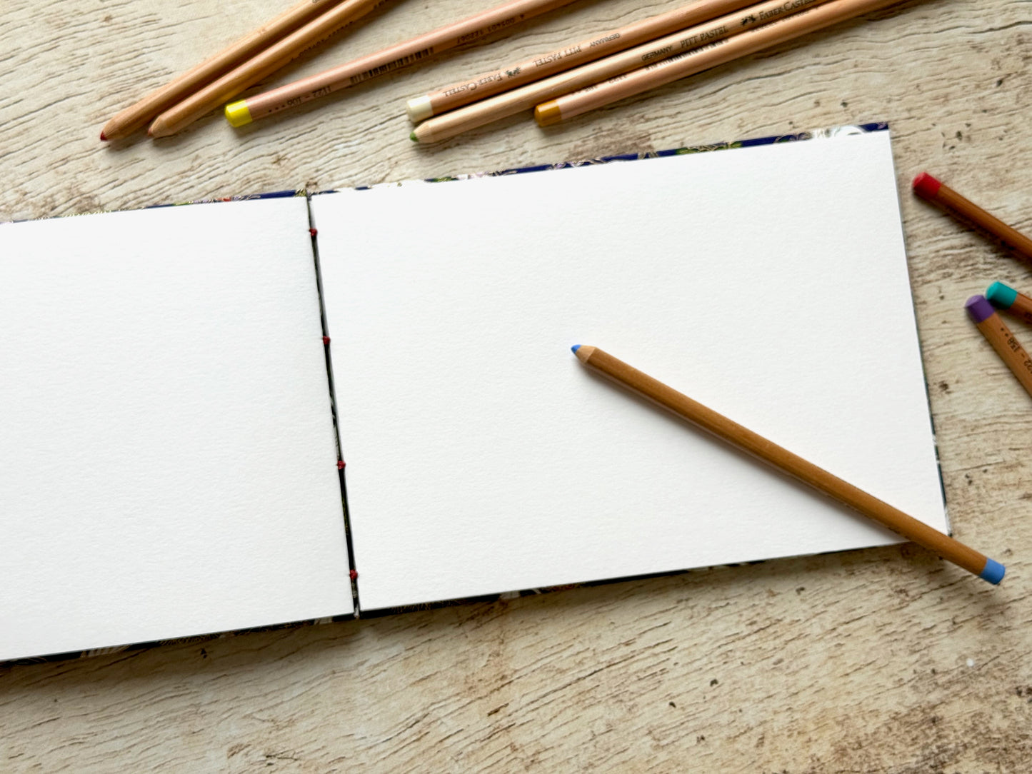 Carnet de croquis A5 paysage – reliure copte – fait main - Grues pins japonais glycines