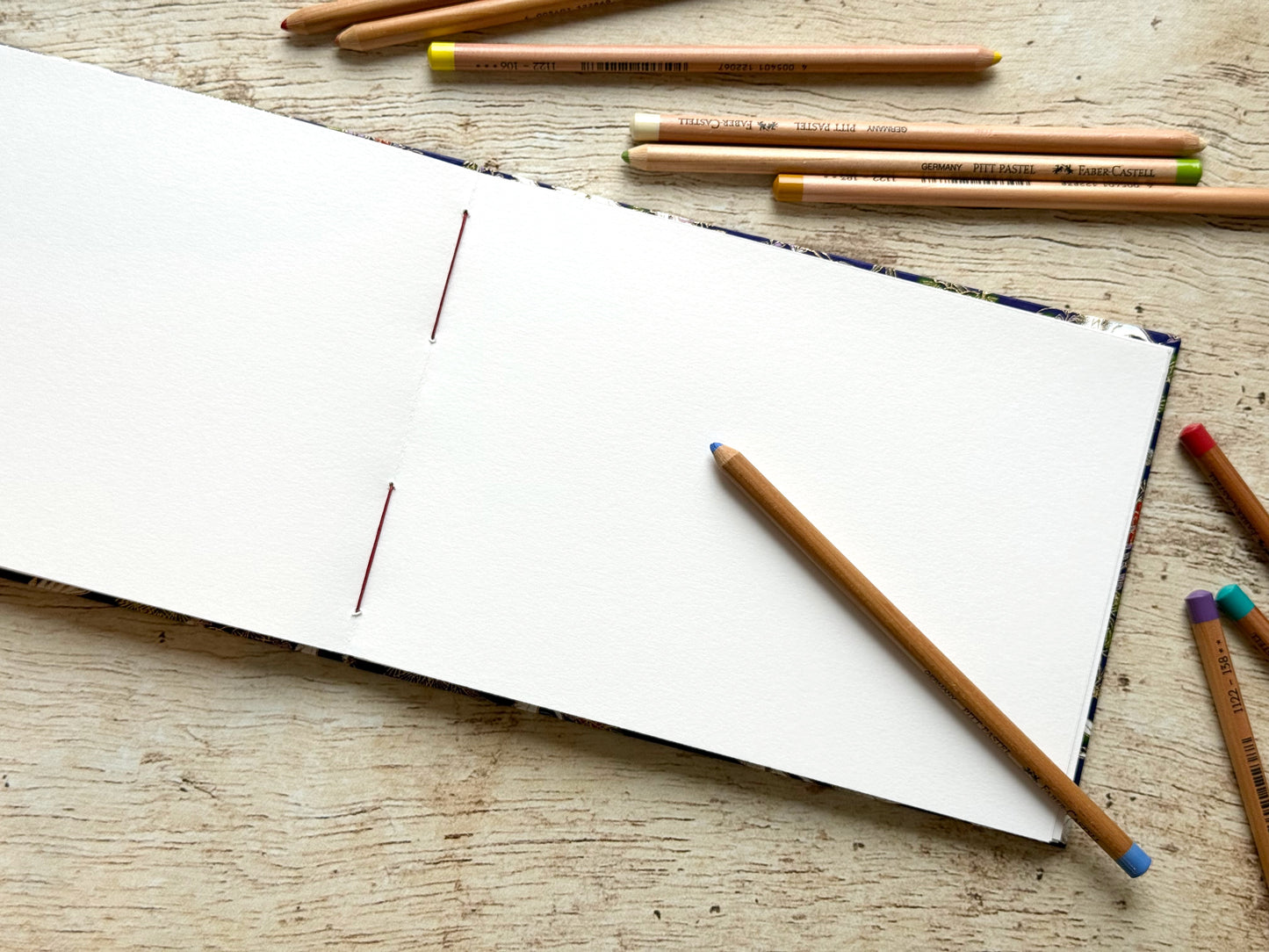 Carnet de croquis A5 paysage – reliure copte – fait main - Grues pins japonais glycines