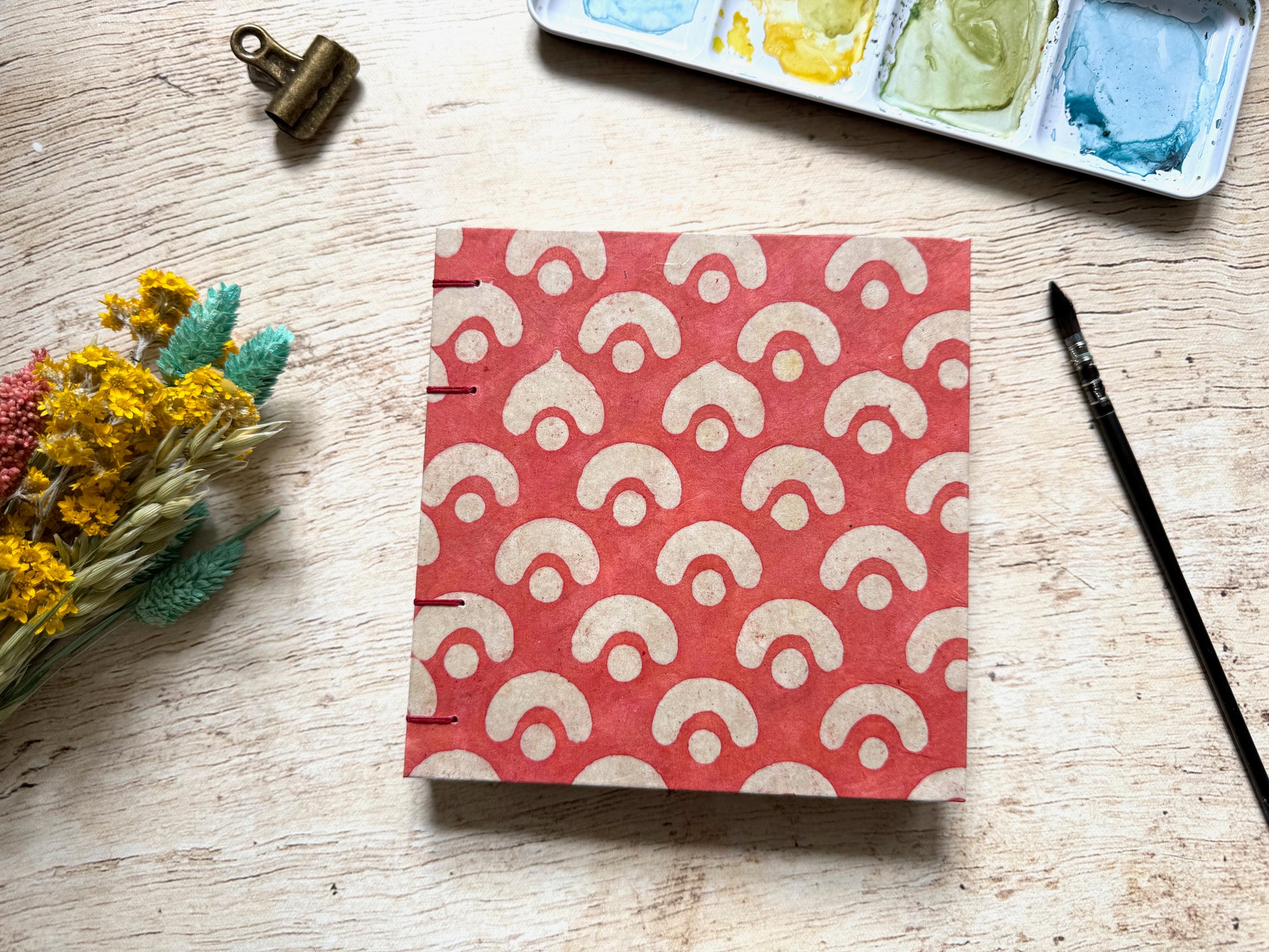 Carnet aquarelle carré 15x15 Arches couverture papier lokta rouge