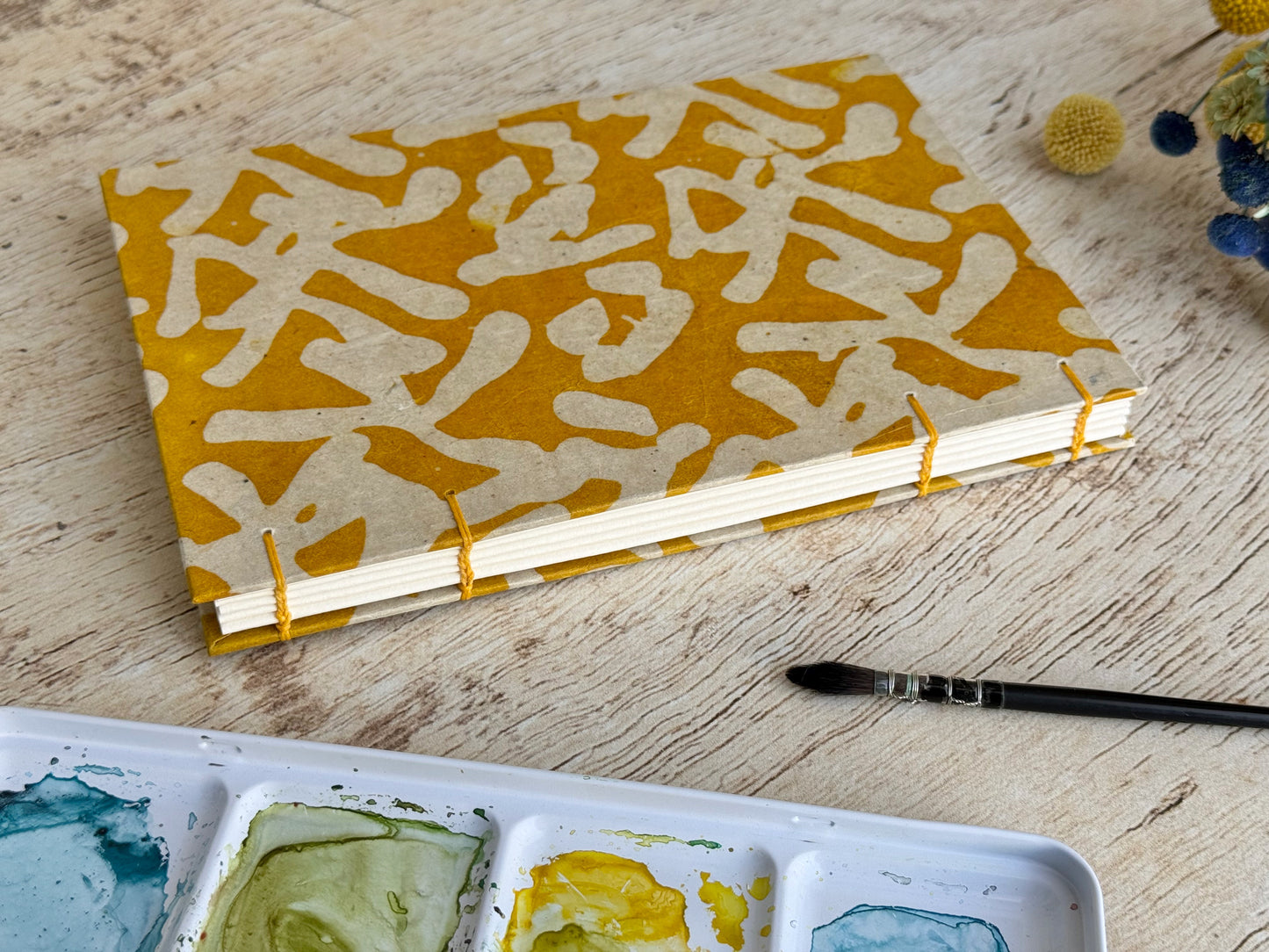 Carnet d'aquarelle A5 portrait - Reliure copte - Mikado jaune