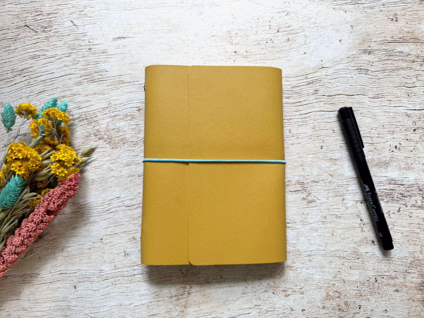 Carnet rechargeable fait main en matière végétale à base de pomme, couleurs et formats au choix