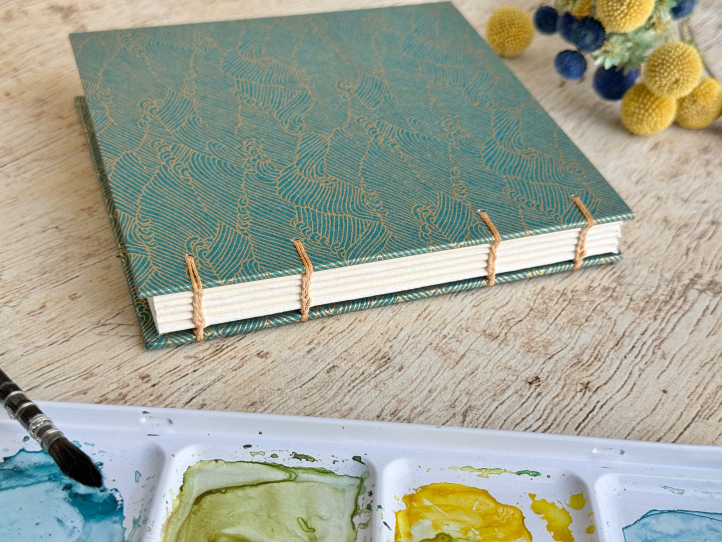 Carnet d'aquarelle carré 15 cm personnalisable fait main, papier au choix 300 g, reliure copte, fabriqué sur commande