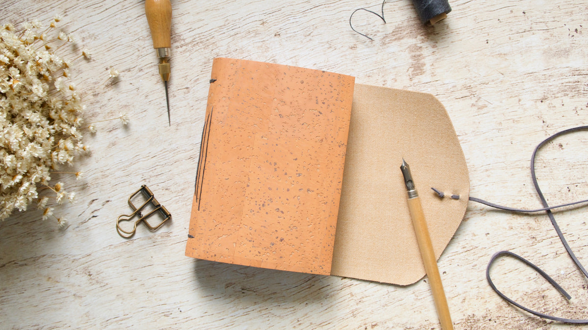 Carnet d'écriture format B6 – couverture en liège uni au choix