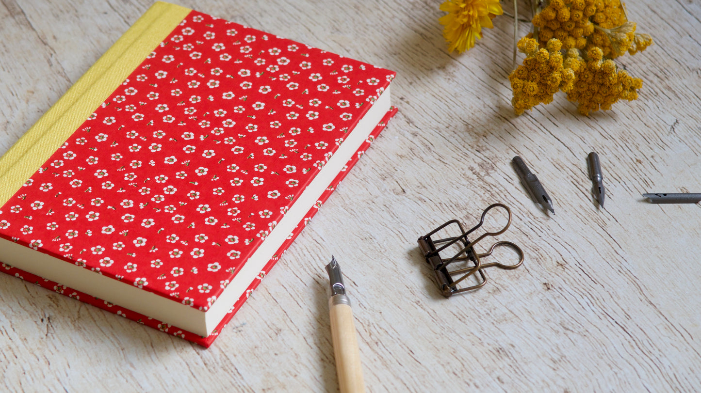 Carnet de notes format moyen personnalisable couverture rigide fait main