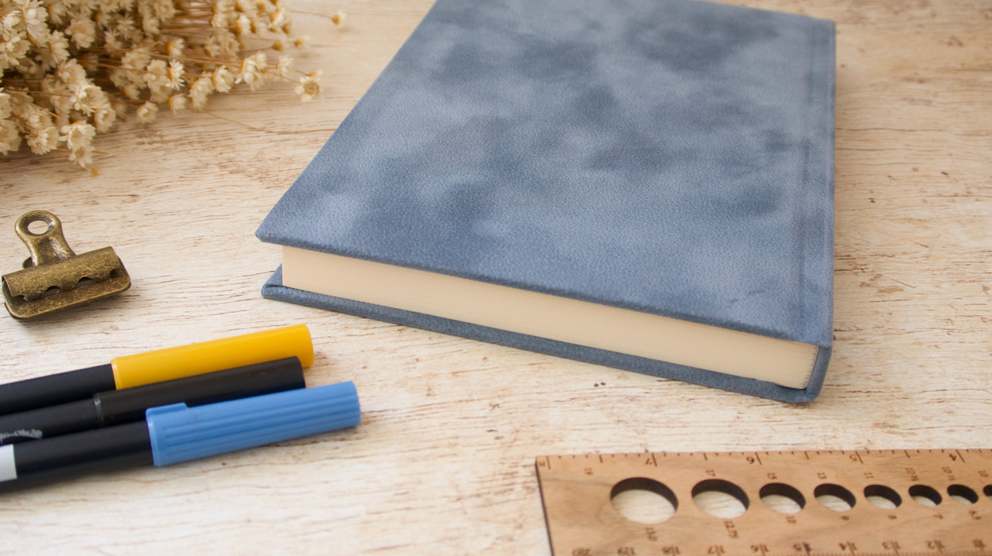 Bullet journal A5 fait main – carnet à points – Velours bleu pompadour
