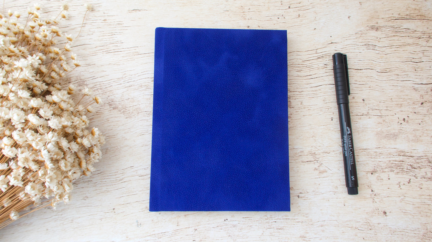 Carnet de notes format moyen personnalisable couverture rigide fait main
