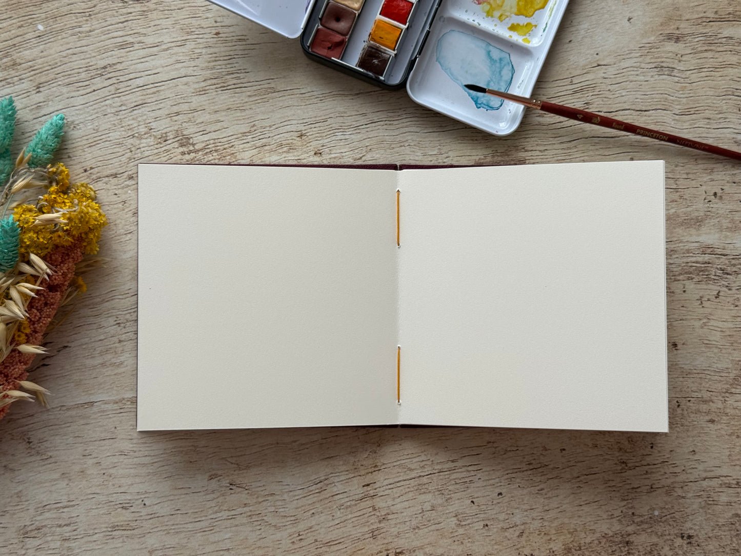 Carnet d’aquarelle carré 15 × 15 cm - Papier Fabriano Artistico - Simili velours bordeaux