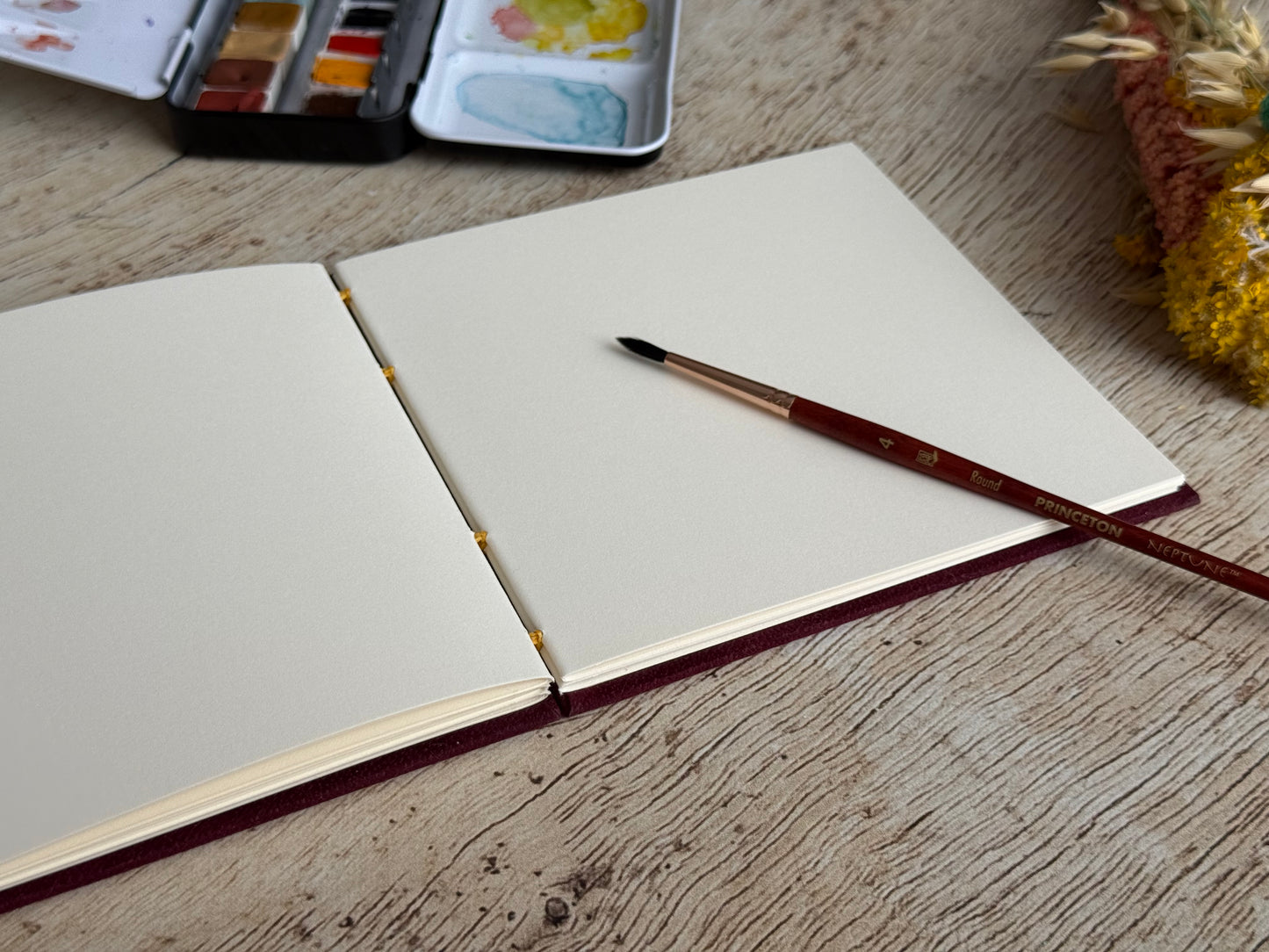 Carnet d’aquarelle carré 15 × 15 cm - Papier Fabriano Artistico - Simili velours bordeaux