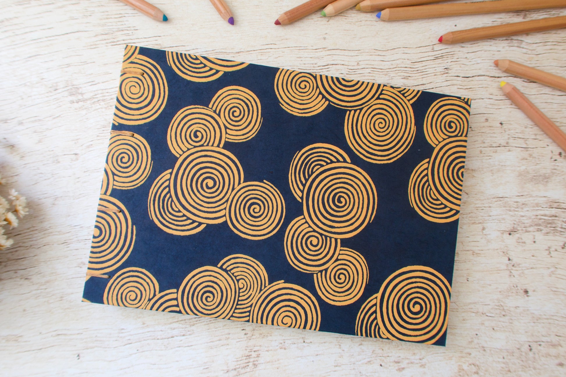 Carnet de croquis A5 paysage reliure copte fait main Spirales